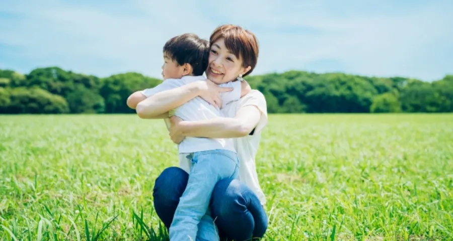 2人兄弟を育てるお母さん